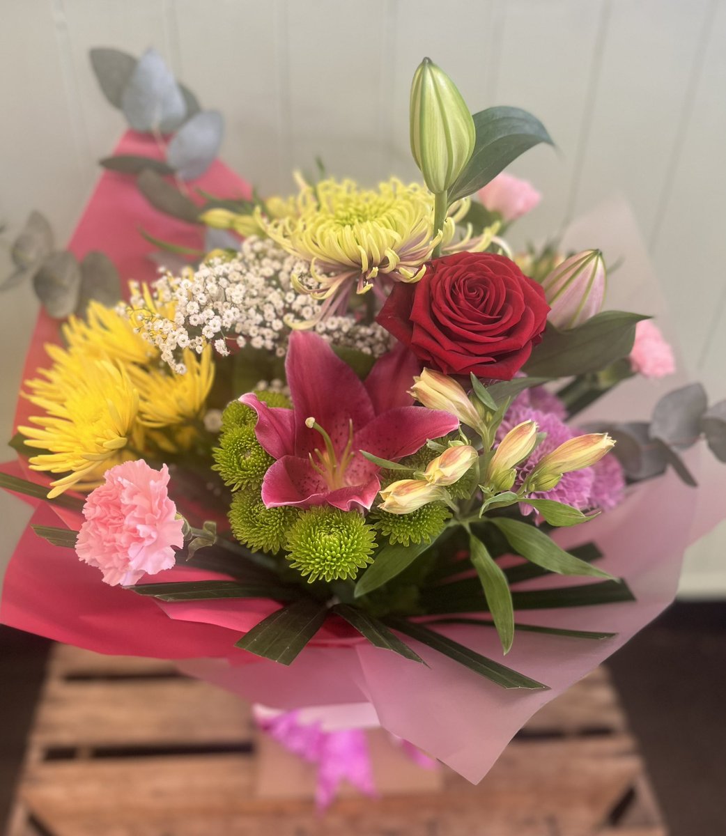 RosepetalsF's tweet image. Something for the weekend 🥂💐💕lots ready to go call 01455 250562
#hinckley #burbage #barwell #earlshilton #stoneystanton #stokegolding #elmesthorpe #wolvey #marketbosworth #sapcote #nuneaton #stapleton #hinckleyafc #fosse107 #fennydrayton #flowersofinstagram  #wonderfulhinckley