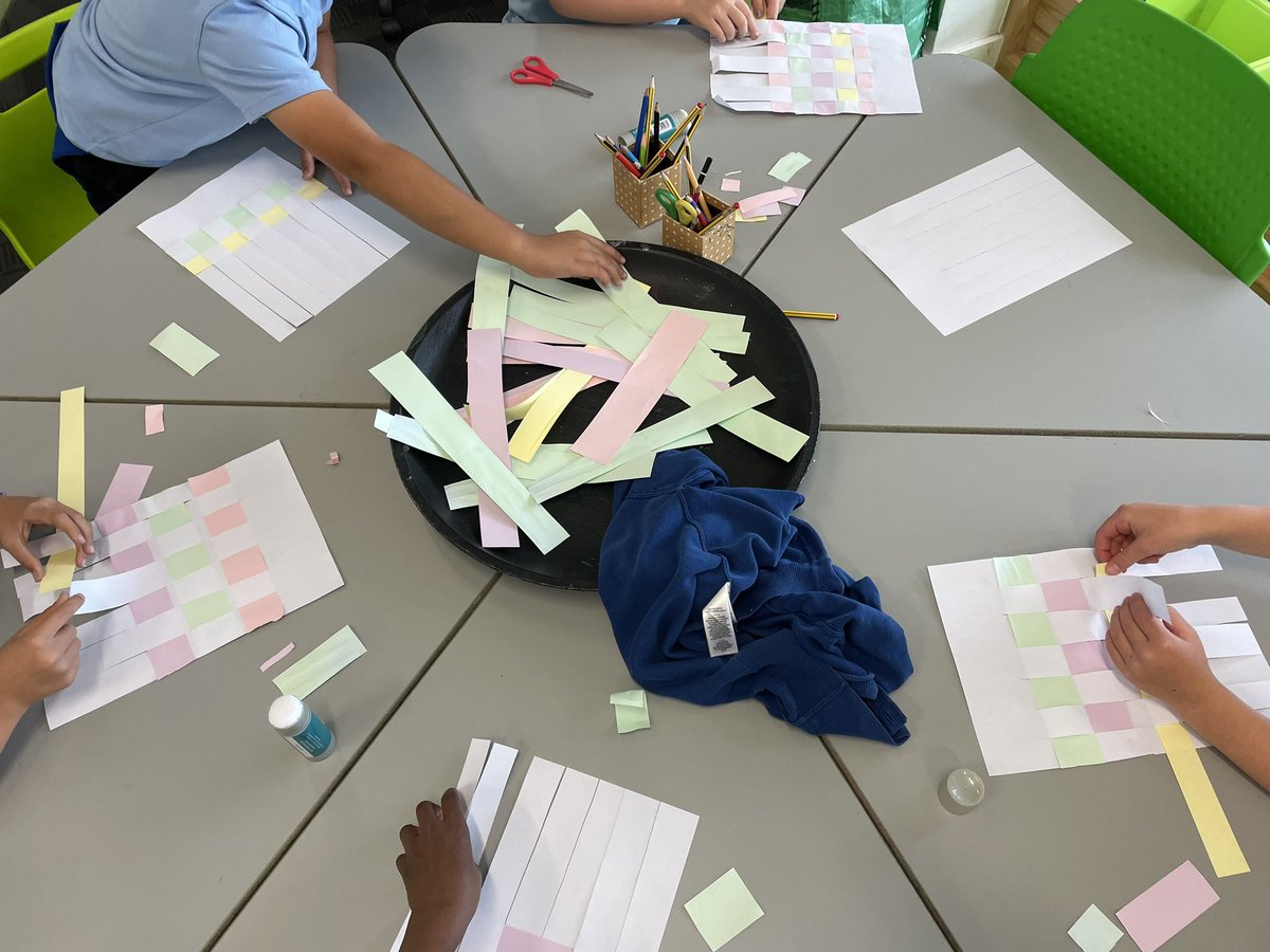 WfaYear2's tweet photo. Exploring weaving with paper this week! https://t.co/idHr94g9DA