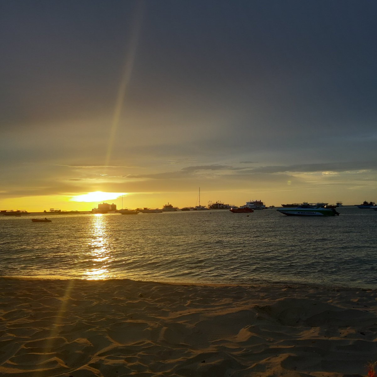 pramul18's tweet photo. Lovely beach https://t.co/CcgVrsjbJd