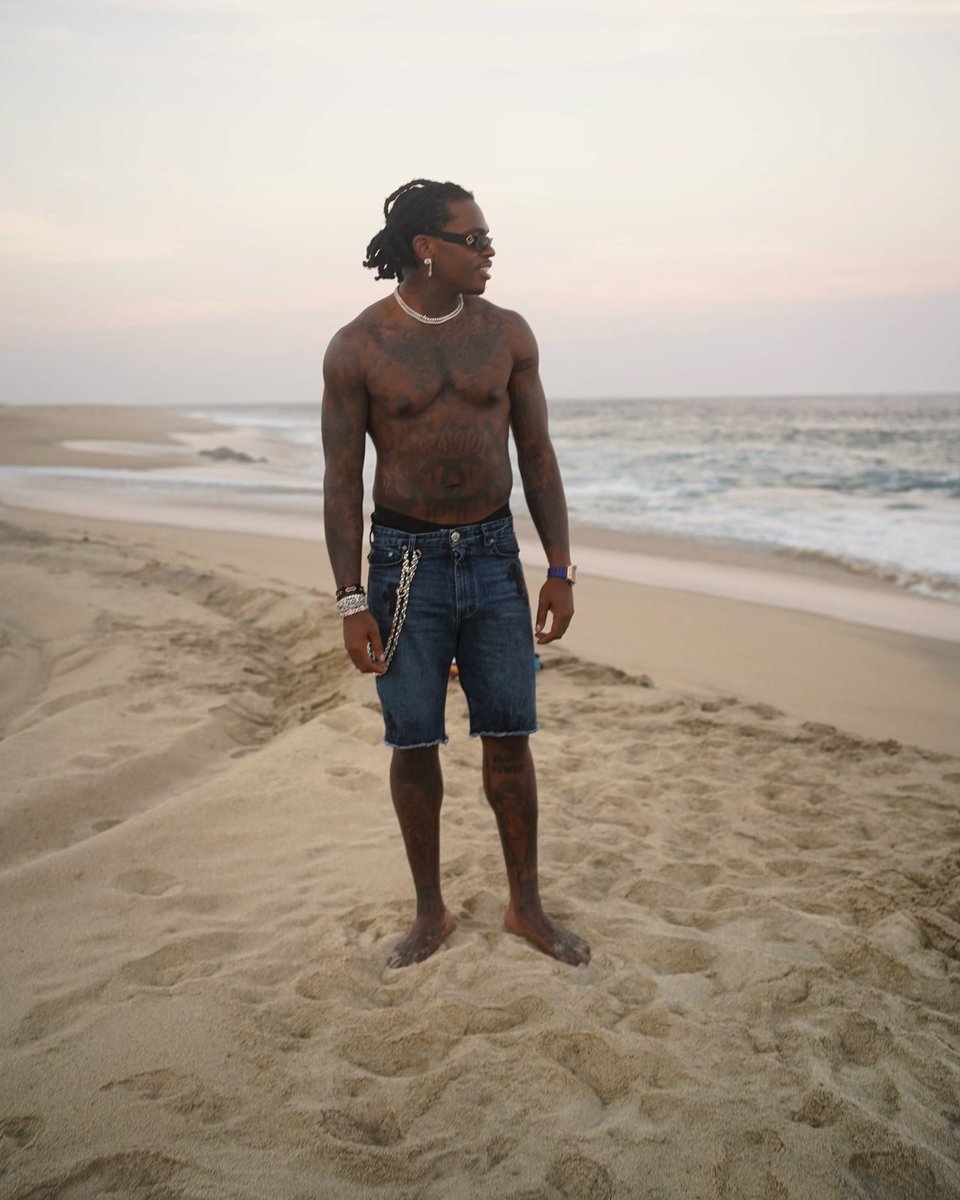 YoungStonerLife's tweet photo. 💵💵💵💵 @1GunnaGunna https://t.co/GChhOI1b9g