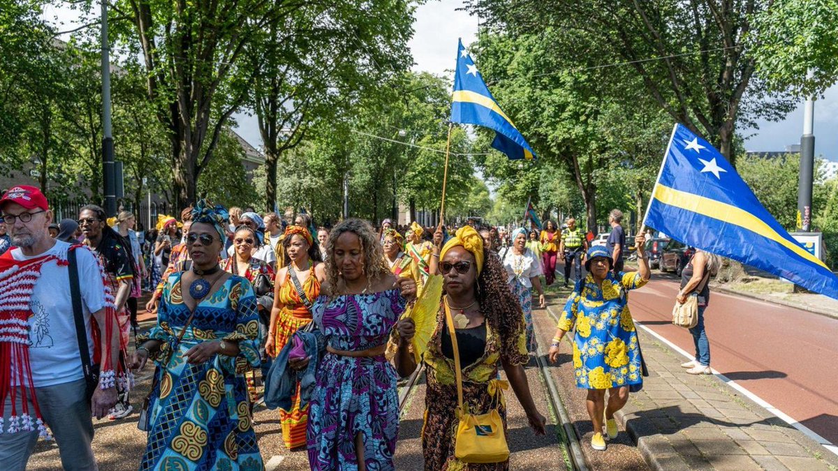 ✨Morgen vieren en herdenken wij de afschaffing van de slavernij✨Van de herdenking in het Oosterpark, Free Heri Heri en het Keti Koti Festival op het Museumplein 🎭 Bekijk wat er allemaal op en rond deze dag plaatsvindt 👉 bit.ly/3NUjgy8