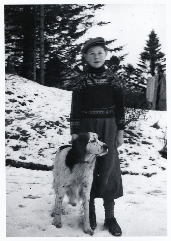 AuschwitzMuseum's tweet photo. 30 June 1928 | A Polish Jew, Oskar Müller, was born in Chorzów. His family emigrated to Norway.

He was deported to #Auschwitz on 25 February 1943, he was registered in the camp. Most probably he perished during the Death March in January 1945. https://t.co/XkUytO2E2u