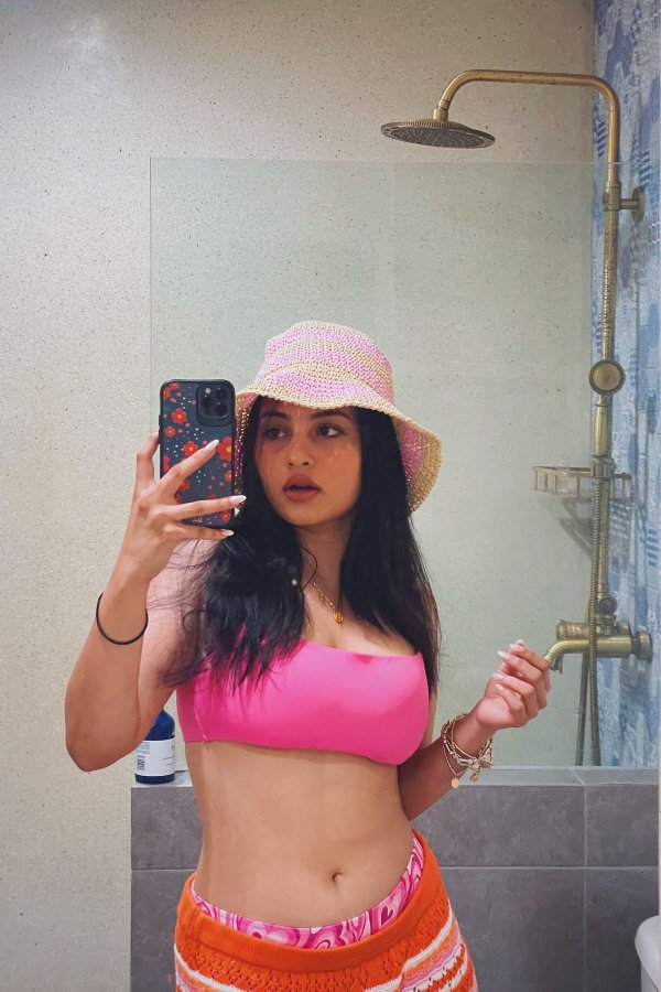 Fz3afWiaAAABxng?format=jpg&name=900x900