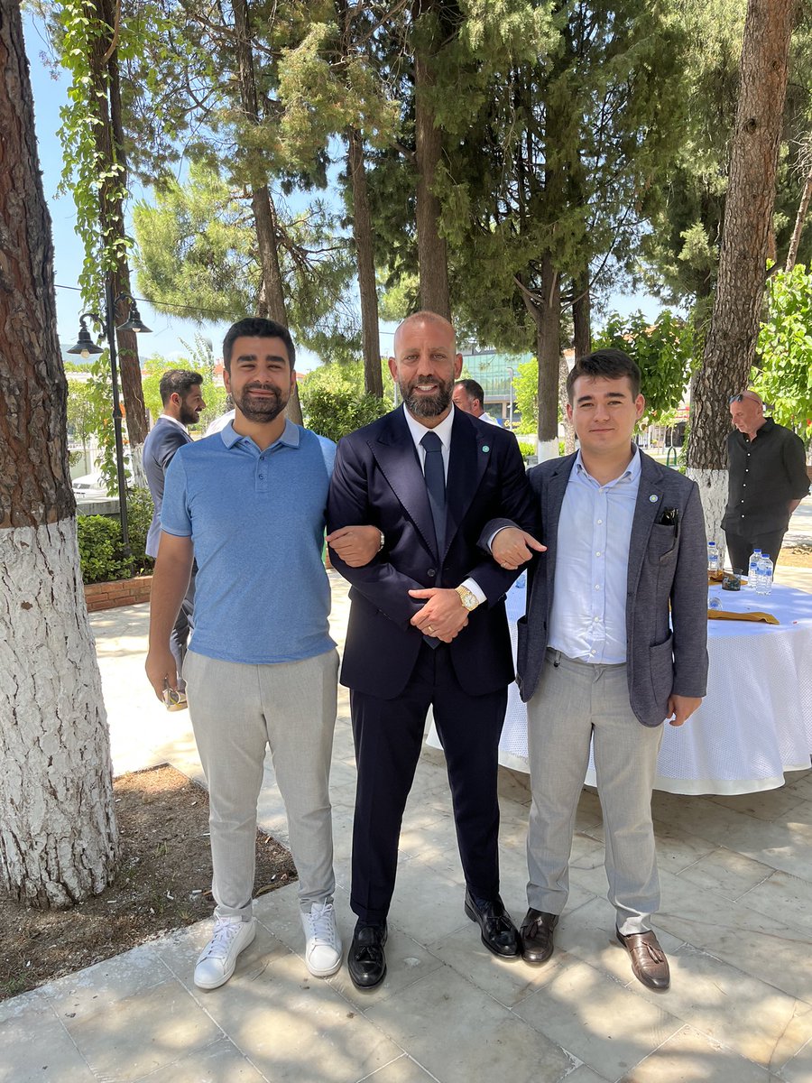 vahityavuz48's tweet photo. İYİ Parti Muğla İl başkanlığımızın düzenlediği Bayramlaşma Programında GİK Üyesi Muğla Milletvekili @MetinErgun48 ve GİK Üyesi @RasitEmirSuer ile Partimizin emektarı @RMalakc ağabeyimizle bayramlaşma fırsatı bulduk.

Gençlere verdiği değer adına kendilerine teşekkür ederiz ☀️ https://t.co/RMh2zp2PHr