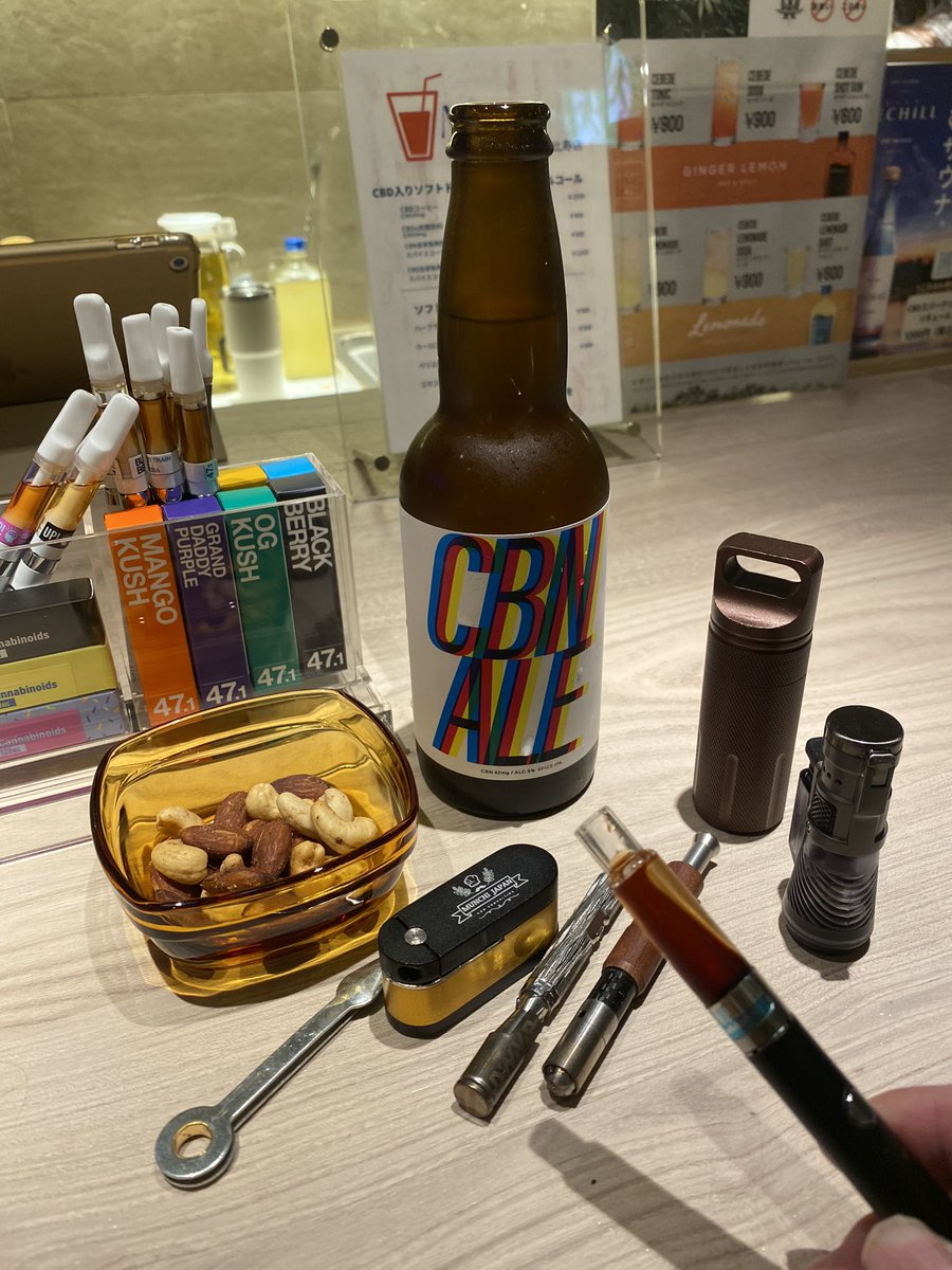CTHRAG_YASKA's tweet photo. 久しぶりの、VapeMania で、オリジナル CBN ハーブ Extra Strong を試す。
久しぶりに、Munch Japanのpipeでいただく。うわ、火つきが良いなぁ………あっという間に、炭になった。
でも、Pipeでいくとキツイね。
Dynavapでもいい感じだけど、だいぶマイルド。_(:3 」∠)_
#VapeMania
#ExtraStrong https://t.co/6E2bNUhCYm