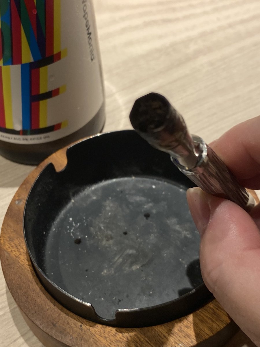 CTHRAG_YASKA's tweet photo. 久しぶりの、VapeMania で、オリジナル CBN ハーブ Extra Strong を試す。
久しぶりに、Munch Japanのpipeでいただく。うわ、火つきが良いなぁ………あっという間に、炭になった。
でも、Pipeでいくとキツイね。
Dynavapでもいい感じだけど、だいぶマイルド。_(:3 」∠)_
#VapeMania
#ExtraStrong https://t.co/6E2bNUhCYm