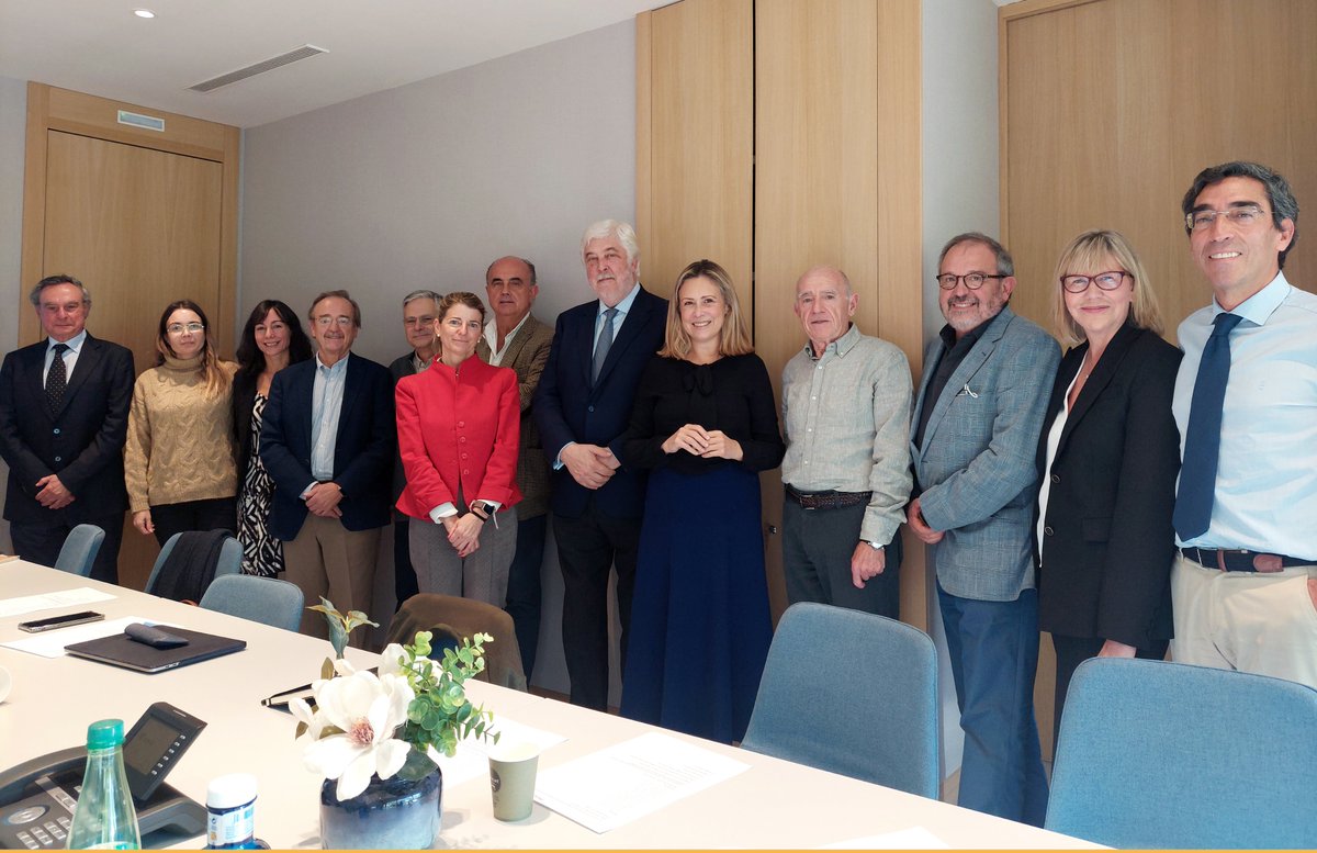 FundacionImas's tweet photo. Queremos agradecer a nuestro patronato, colaboradores, a los miembros del grupo #eHealthIMAS y a todos los que hacen posible todas nuestras actividades vuestro compromiso con la #salud y con nuestra organización

✅ Descarga la #MemoriaAnualIMAS2022
📎https://t.co/GzsjnR46oY https://t.co/WUcAyEMnDb