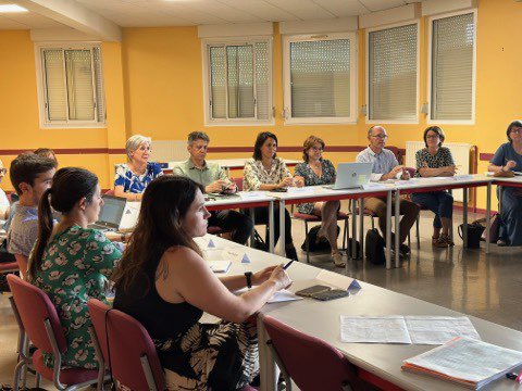 Réunion de fin d’année #CLEE #Cognac ➡️bilan des actions ➡️prospective ➡️engager collectivement acteurs de l’école &amp; du monde éco  local ds un échange fructueux au service des élèves, de leur insertion, de leur connaissance du monde de l’entreprise <a href="/BndicteRobert/">Bénédicte Robert</a> <a href="/dsden16/">Dasen16</a>