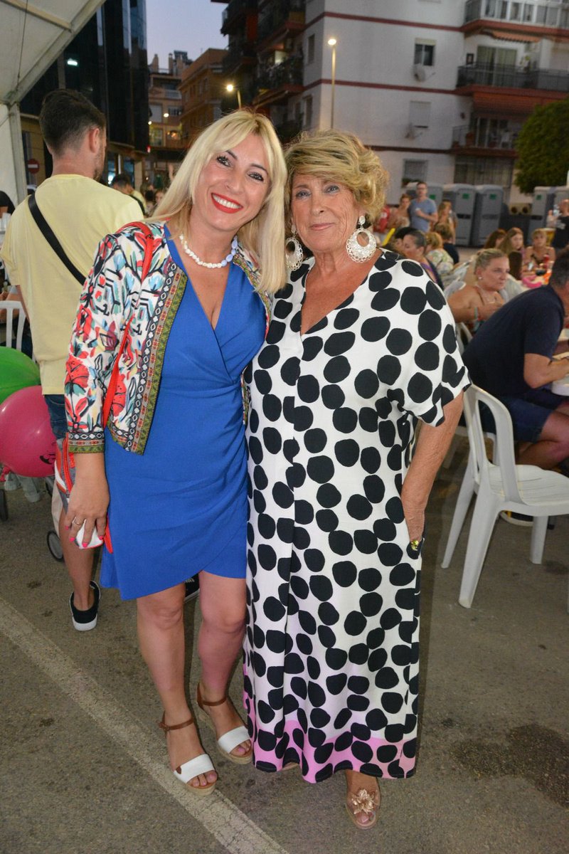 ConRinconV's tweet photo. 🎉 Comienza la feria de la Cala Del Moral y no pudo tener mejor pregonero que Manuel Sarriá Cuevas. Allí estuvo anoche nuestra concejala y portavoz @rociocalderonmu acompañando a las y los caleños en sus fiestas ☺️ 🥳 https://t.co/a6KJjXomBD