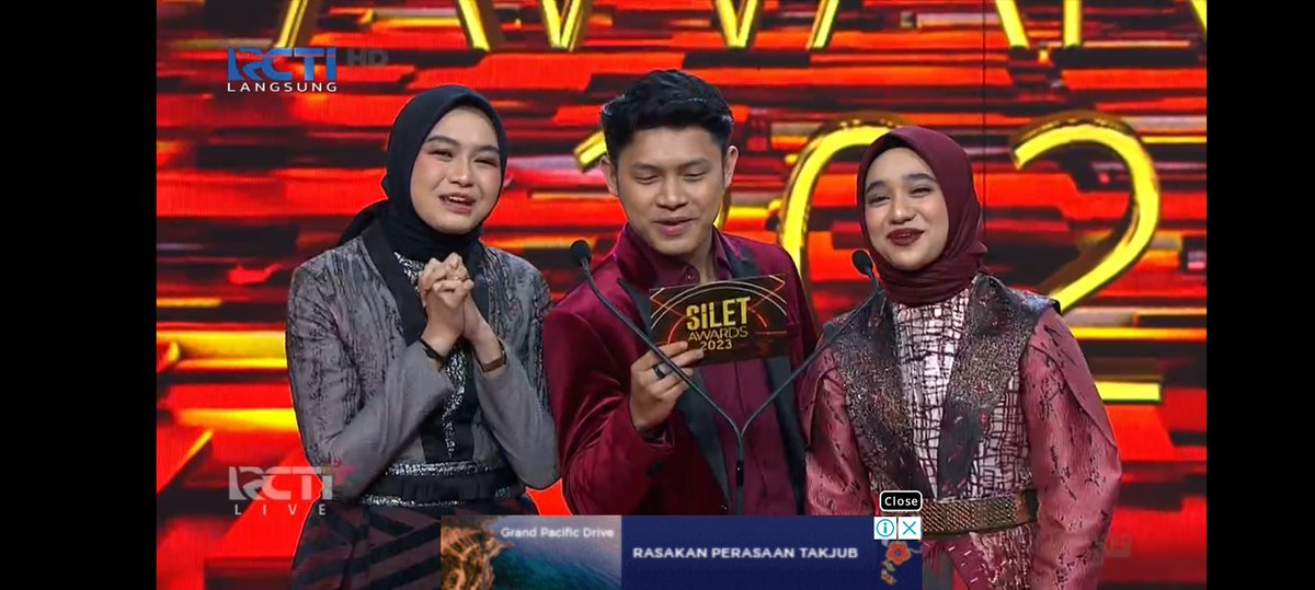 vutryoll_'s tweet photo. LUCUU BGT MEREKAAAA
#SalmaDiSiletAwards2023
#WADUHSalmaRonydiSilet
#RonydiSiletAwards2023 
#NabilaAtSiletAwards2023 https://t.co/CO2kWiygxx
