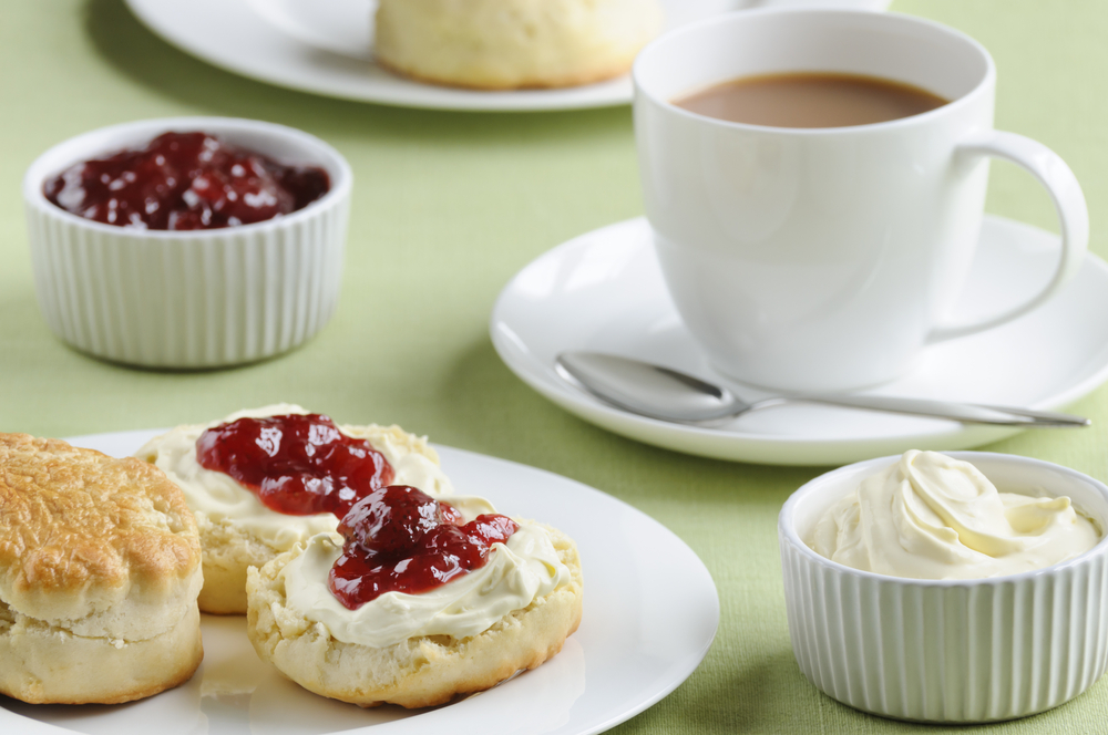 It's National Cream Tea Day!  
The weather is a little miserable here in Devon, but a cream tea is sure to brighten up the day.

Show us your cream tea photos!  

devonhampers.com/cream-tea-hamp…

#nationalcreamteaday2023 #nationalcreamteaday #creamtea #creamteahamper