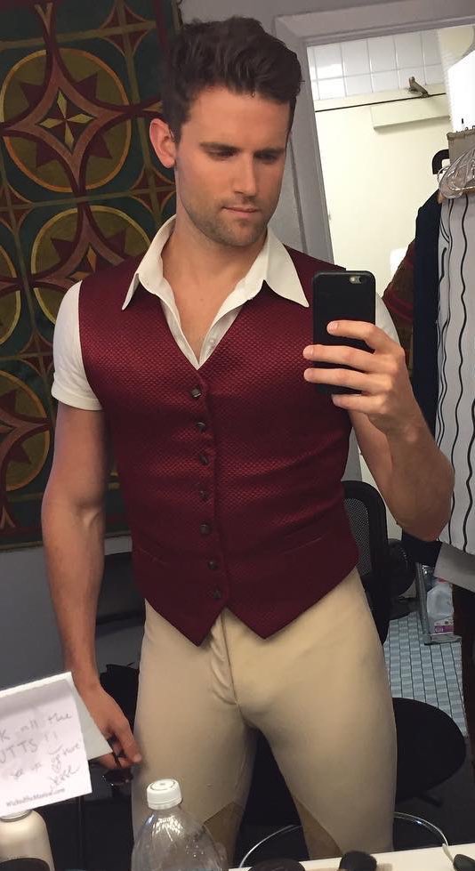 Hot Guys In Costume On Twitter DM Your Favorite Hot Guy In Costume hot-guys-in-costume-on-twitter-dm-your-favorite-hot-guy-in-costume