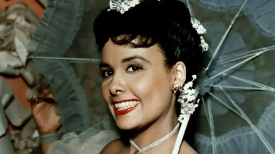 Singer, actress & #CivilRights activist #LenaHorne was #BornOnThisDay, June 30, 1917. Horne's career spanned over 70 years appearing in film, TV, & theater. Passed in 2010 (age 92) #RIP #beyourself #liveyourbestlife #BlackLivesMatter📷 #GoneButNotForgotten #GoneButNeverForgotten