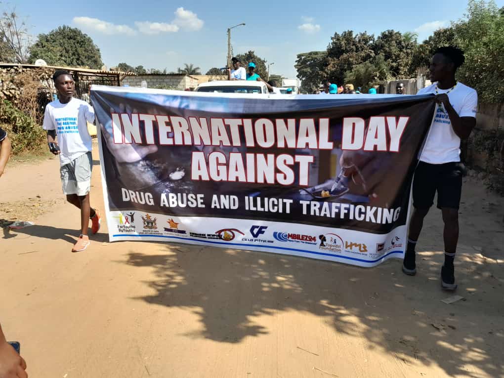 TopodziTrust's tweet photo. Happening now is the celebration of International Day Against Drug Abuse and Illicit Trafficking in mbare Community were we are saying a Big No to these problems.
#IDADAIT
#uniteagainstdrugabuse
#ActNow https://t.co/23bJdATiQh