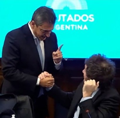 Argentinoam1's tweet photo. Yo te presto votos para que muevas la aguja.. vos llámame CASTA..  no hay problema.. después arreglamos. https://t.co/UmQlmvvdoE