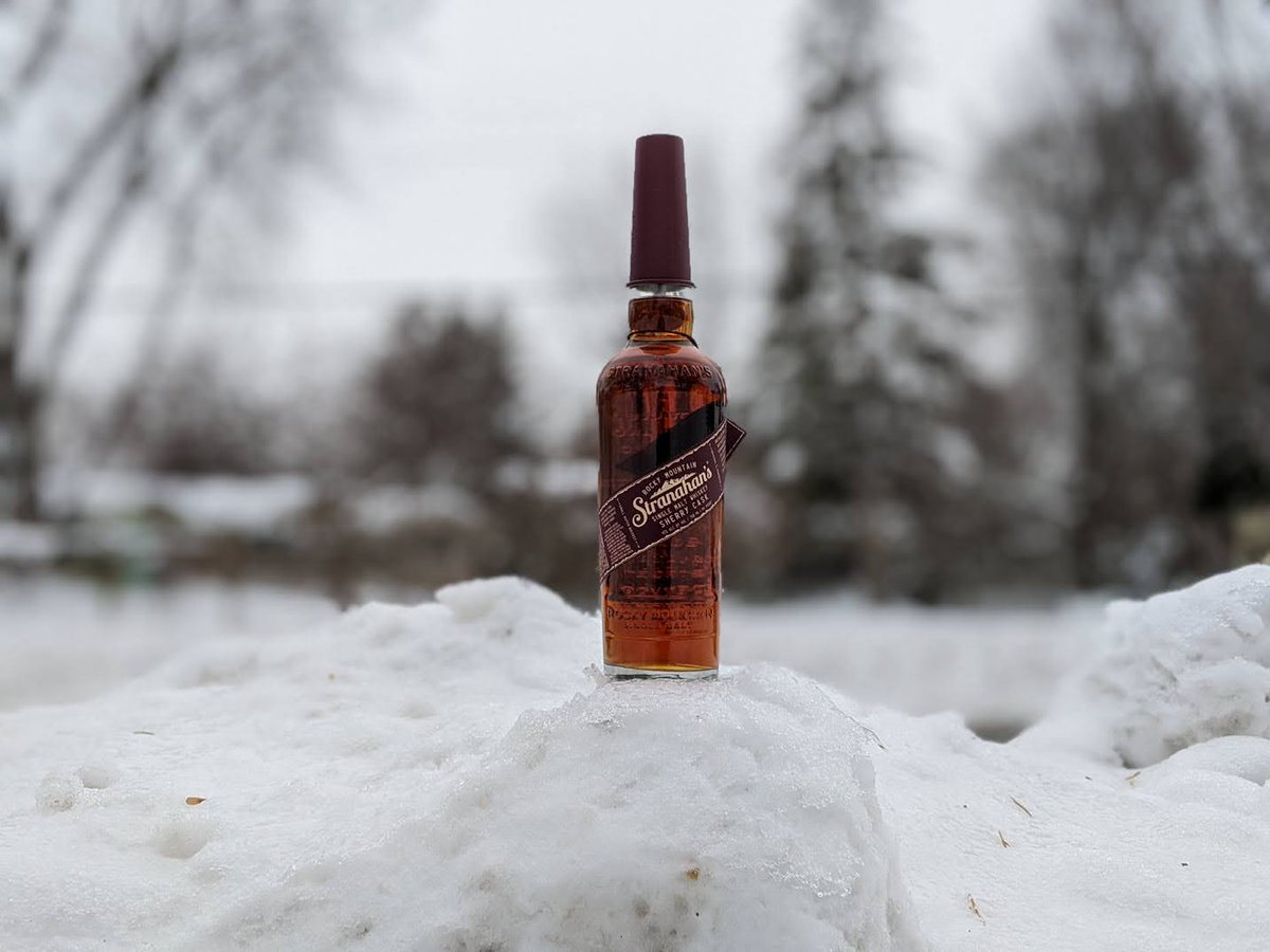 Being one of the older single malt distilleries in the US, @Stranahans has had time to try different things such as this single malt finished in 500-liter ex-Oloroso sherry casks. What kind of character do you think it adds? Review: tinyurl.com/2nautnmw