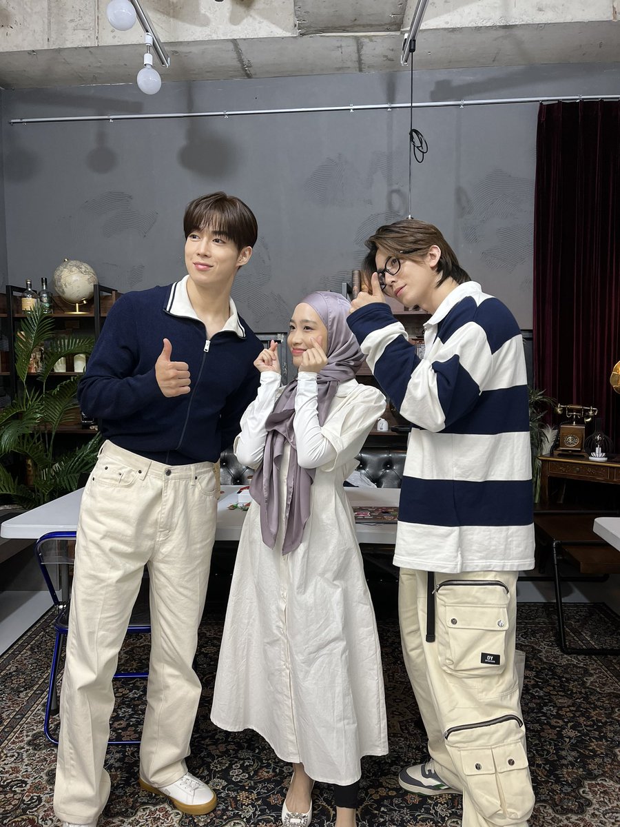 jpbrinx's tweet photo. interviewing kpop idols ❌
getting interviewed by kpop idols ✅

so honored to be a guest on the show! @KBSWorldTV 🥰 thanks for having me @SF9official 

Stay tuned for the full episode 🫶🏻 https://t.co/9eftE9eTmC