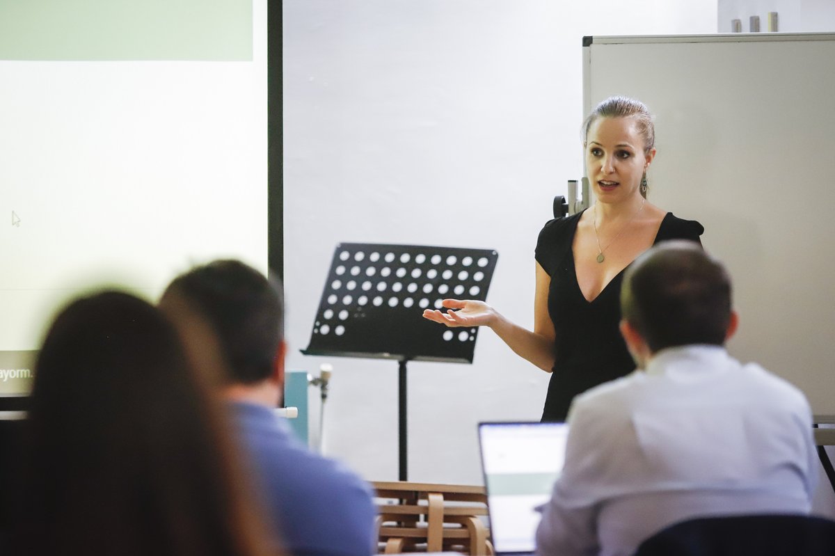 UGR emprendedora tweet media