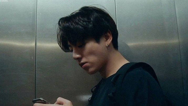 draftks's tweet photo. a filo #taekookau wherein Luca (th), the person who doesn’t like to be ignored, meets Law (jk), a man who just ignored him, not even a glance. https://t.co/YoBpj8AAbg