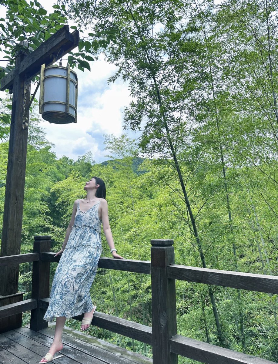 NjulliaC's tweet photo. 南山南，北海北，可以同住一个村吗🤭 https://t.co/sgxyaLWaUT