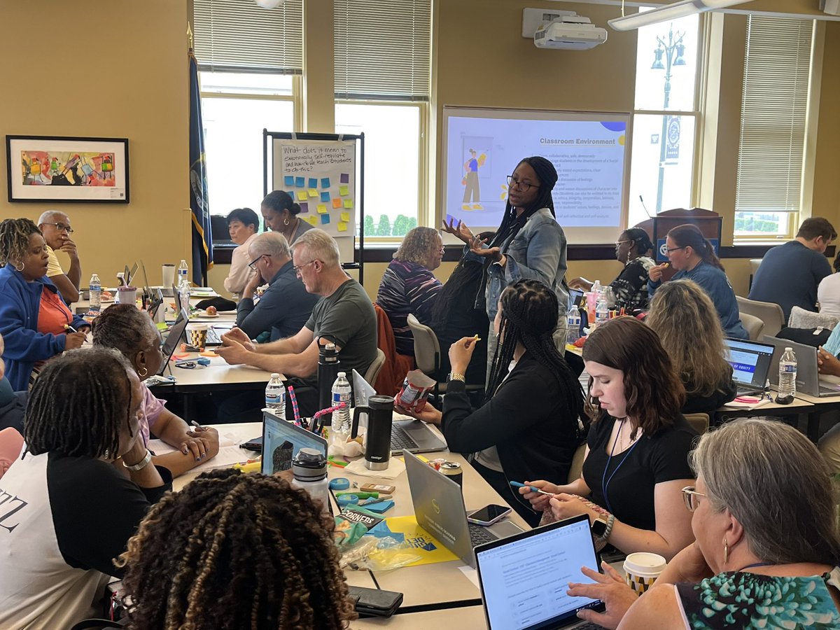 June 26-30 over 100+ <a href="/Detroitk12/">DPSCommunityDistrict</a> educators trained in best practices w/ some of the best minds in Gifted Ed on equitable ID &amp; services. #GiftedDETROIT is moving forward to continue our work on the #wholechild &amp; #equity! Thanks to Office of ESE’s Dr. @ValeriaJackso20 Sr Director✊🏾