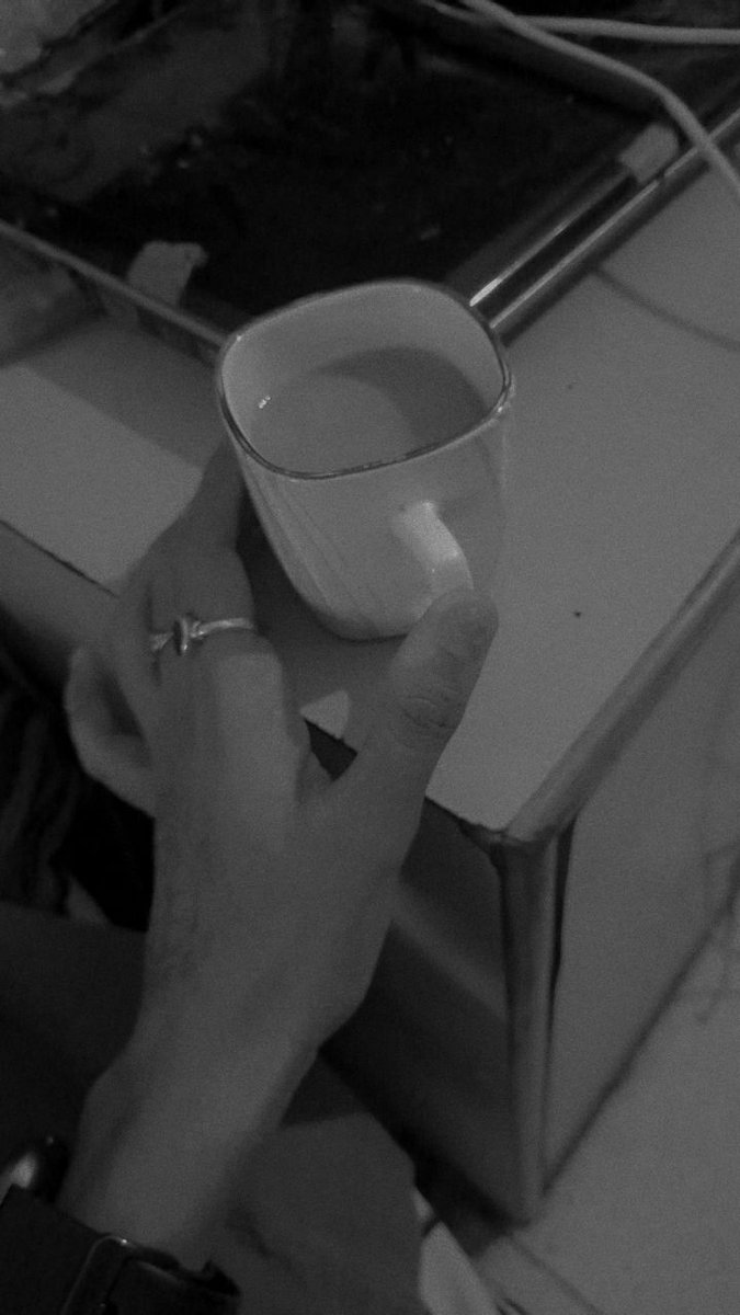 whereischaii's tweet photo. Sokar uthne ke baad chai mandatory hai! https://t.co/Y9Lbp6avnq