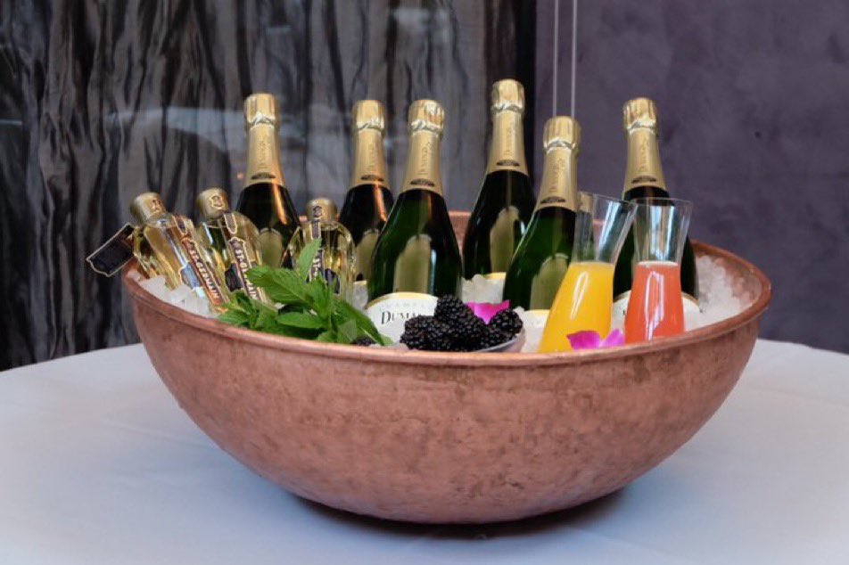 LenValyrian's tweet photo. Chicago Girlies!!! I know you want to meet ppl to share this appetizer with at Maple & Ash! Join our Virtual #SpeedFriending Cocktail Hour & meet some new ppl to explore the city with!
Join Us!
https://t.co/5y55bUw2Kr https://t.co/3DIj2gZbLx