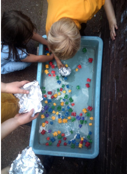 EpicExminster's tweet photo. In maths today, the children in Reception made foil boats and compared the amount of bears and marbles they could hold. They used the words more and fewer when comparing them. https://t.co/MFpnOEfiLc
