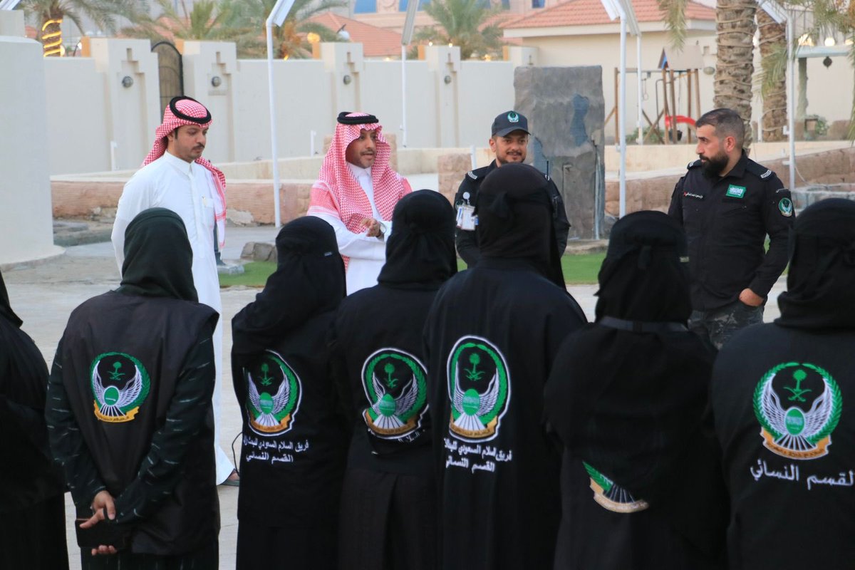 salam_org's tweet photo. المشرف العام على الجمعيات الأهلية بوزارة الداخلية أ. علي العتيبي يقوم بزيارة المشاركين من متطوعي ومتطوعات جمعية السلام في المشاعر المقدسة ويقدم شكره الجزيل على جهودهم، كما قدمت الجمعية شكرها على التسهيلات التي سهلت المشاركة وحرصه ودعمه المعنوي الذي ساهم في مضاعفة الجهود. https://t.co/JGoQSmVNGx