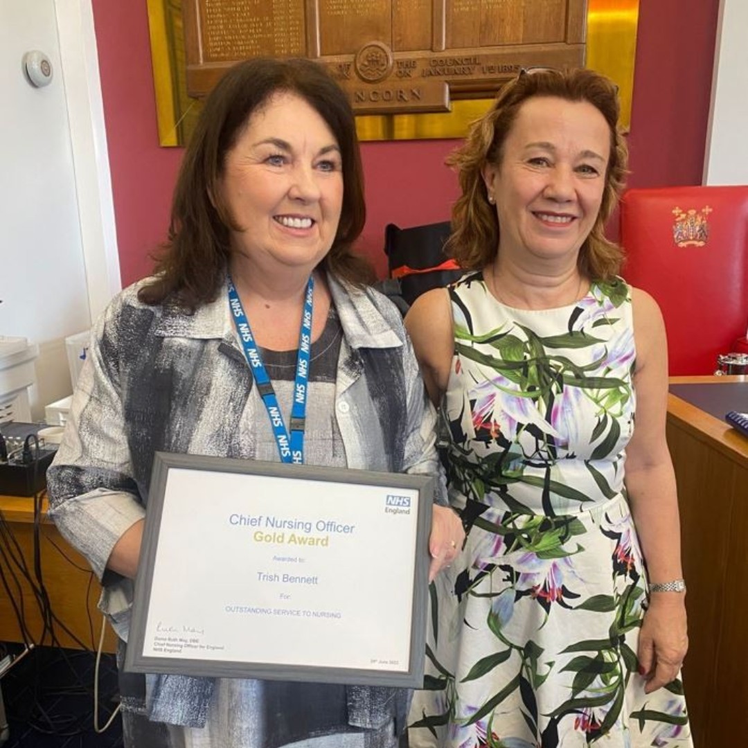 Our nurses win Chief Nursing Officer awards Yesterday Trish Bennett, Executive Director of Nursing, was presented with @CNOEngland Gold Award and Solomon Gwatidzo, Clinical Team Leader was presented with the Silver award. Read their story this #NHS75 ⬇ bit.ly/MC-CNO