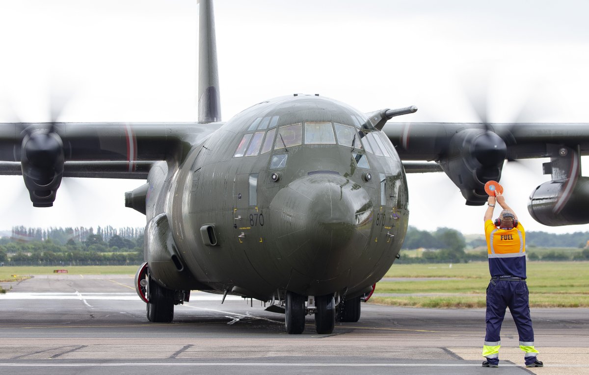 RoyalAirForce's tweet photo. We bid farewell today to the Hercules, which retires after 56 years of service and which is replaced by Atlas, a more modern, efficient and capable aircraft 🛩️
#GoodbyeHercules #C130 https://t.co/JwA6Mi7ShB