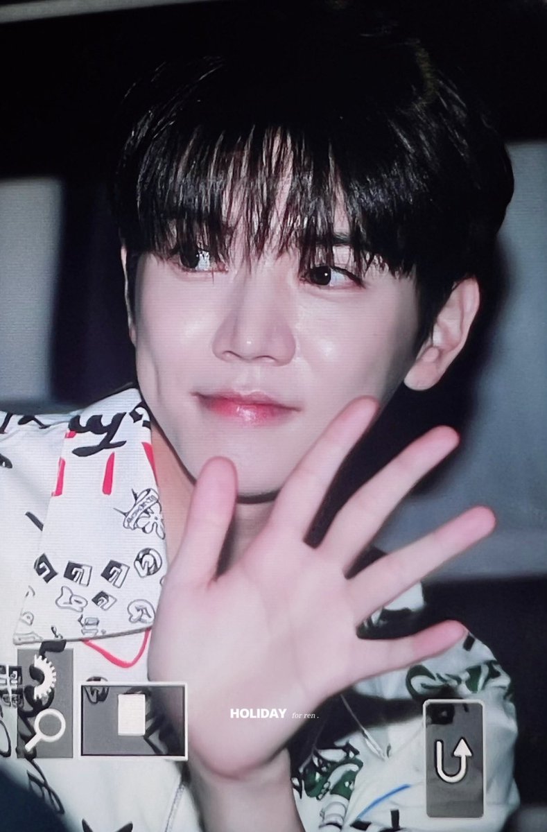 preview ✩ 
© holiday ⇢ 230629