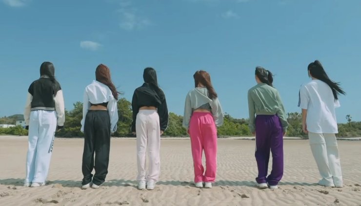 mainlyformaeg's tweet photo. can't find words para malaman niyo kung gaano ako kaproud sa inyo :(( grabe, you guys really worked hard for this! you all deserves a millions of views! i love you <3

TOUCHDOWN MV OUT NOW
#YGIGTouchdownMVOutNow 
#YGIG_TOUCHDOWNMV #YGIG @ygig_official https://t.co/CwcXNFgd4T