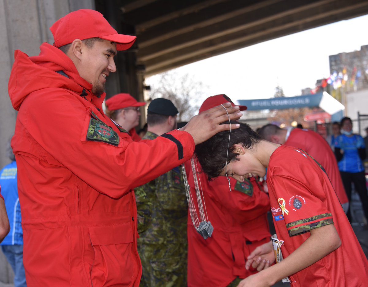 CanadaArmyRun's tweet photo. Read all about this year's #ArmyRun in the @OttawaCitizen!
//
Lisez tout sur la #CourseArmée de cette année dans le Ottawa Citizen!
https://t.co/B7DzELAZx7 (en anglais seulement)
#NoOrdinaryRace #UneCourseExtraordinaire #SupportOurTroopps #AppuyonsNosTroupes #SoldierOn https://t.co/jFrxmdNP5p