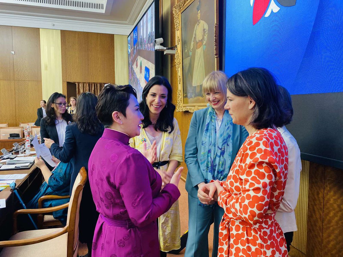 Glad to be in #Ulaanbaatar 🇲🇳 for bilateral meetings and to join the meeting of female Foreign Ministers. 🙏 for Mongolia’s active role in empowering women & combating climate change, also in the #OSCE 🤝