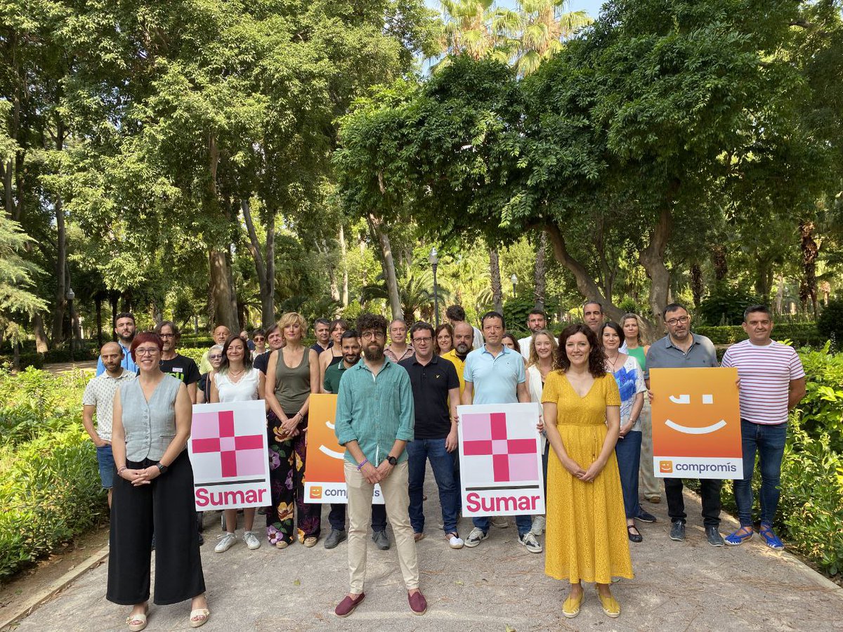 Presentació de la candidatura Compromís-Sumar per Castelló! ✌🏼🩷

Un equip humà que ix a guanyar i governar per impulsar un programa que facilite i millore les nostres vides des del govern central. 🏛✅️

Amb la companya <a href="/speris_dumont/">Silvia Peris Dumont</a> portant la nostra veu al Congrés! 🔻✊🏼