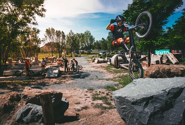 elterpuntnet's tweet photo. 🚴 Quatre pilots de l'escola LEVEL de Manlleu seleccionats per anar als Jocs Mundials de trial

La competició se celebrarà a Durana, el pròxim 14 de juliol

INFO➡️https://t.co/kCAhRiASM3 https://t.co/tzSS5E6mLz