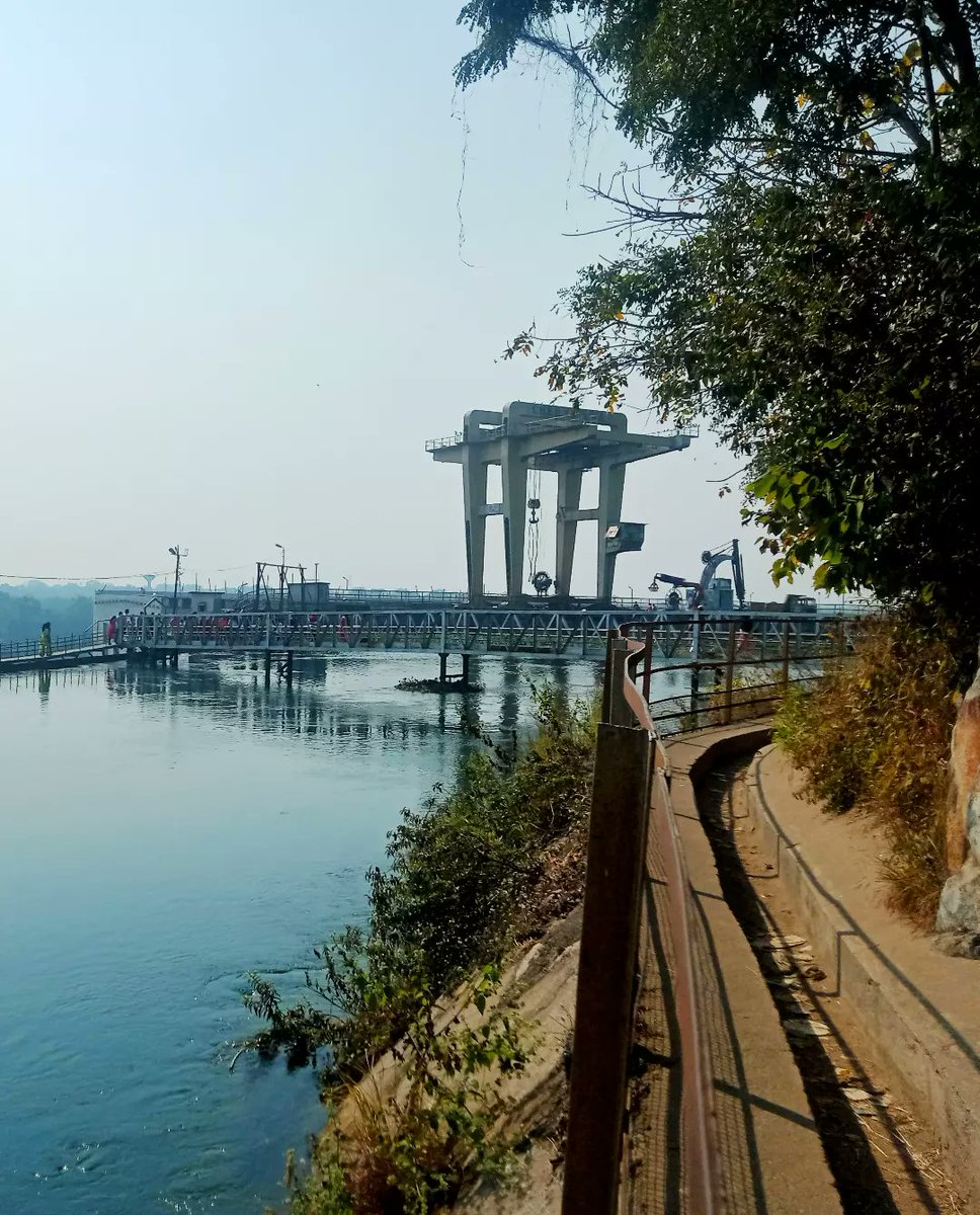 LNahaka's tweet photo. Chpilima Hydro electric project (CHEP) is a hydropower plant located at Chpilima , Sambalpur, Odisha .
.
#powerplant #hydroelectricplant #Project #power #sambalpur #chipilima #electricity #elections #Engineering #engineer #diploma #iti #electricengineering #photography https://t.co/vZPsUP32E2