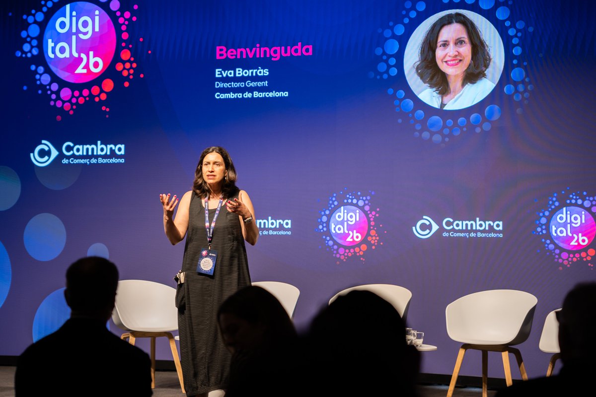 CambraBCN's tweet photo. Ahir vam celebrar la presentació oficial del #digital2B a #LaLlotjadeMar, que va comptar amb una ponència magistral de @marccortes, digital Advisor i professor d'@Esade.
➡️ Sota l'eslògan "La tribu que connecta i transforma els negocis", la #CambraBCN dona el tret de sortida a aquest programa empresarial que promou la implantació tecnològica i les relacions entre els alts càrrecs de les empreses.
https://t.co/LxFO7N67MR