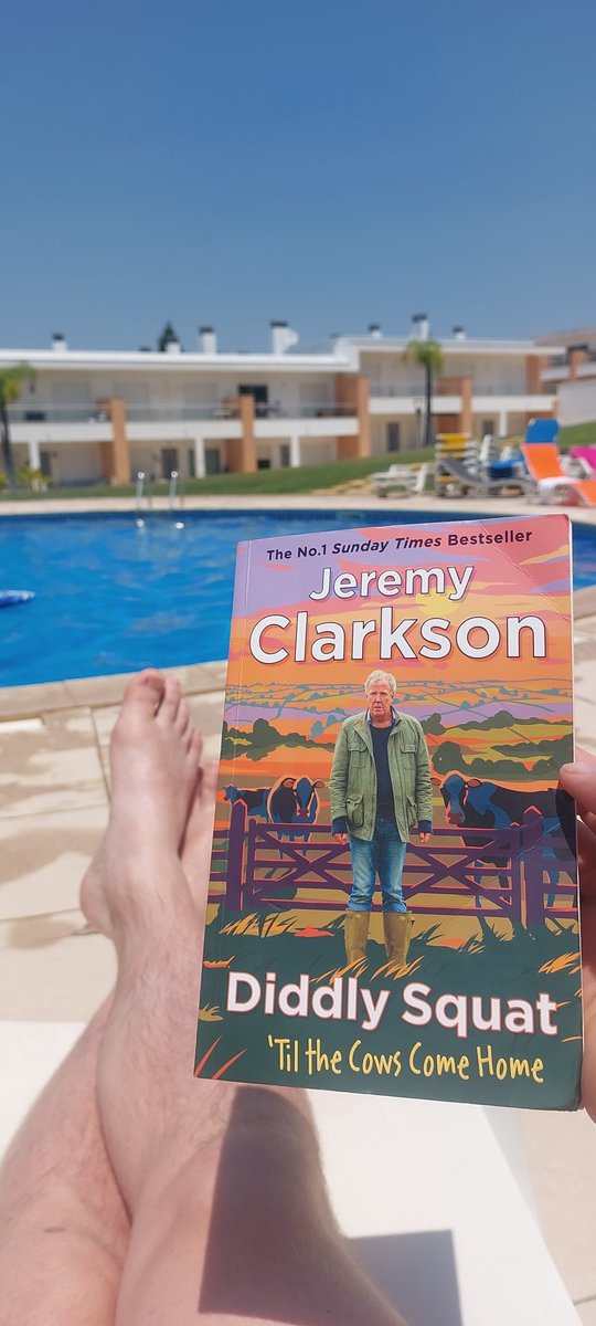 Daracromwell's tweet photo. I dont read much, but when I do I make it worth while. A great read.  @JeremyClarkson https://t.co/SSgp3mmvRH