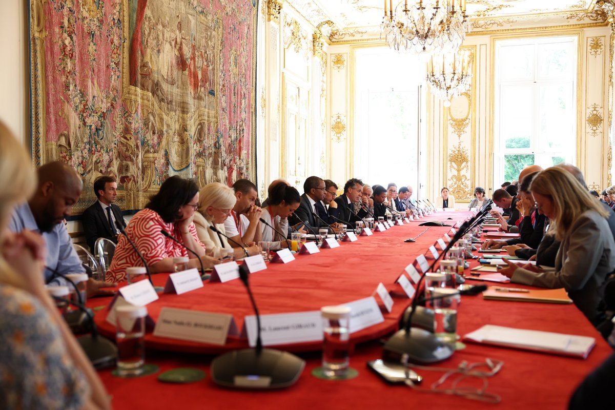 Élisabeth BORNE tweet media