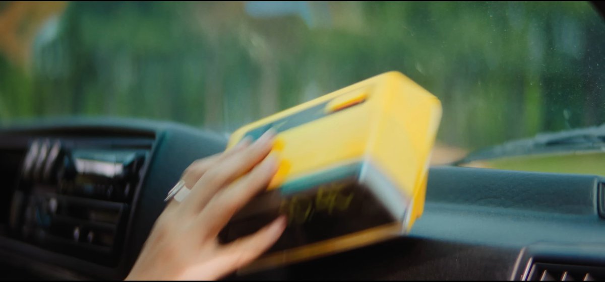 เอ็มวีที่ปิดจบด้วยแบคฮยอนอย่างน่าสงสัย 🤔

Power = ตกจากฟ้าลงมาทะเล
Tempo = เดิมถือ cube กลับเข้ามา
Hear Me Out = ปัดนาฬิกา