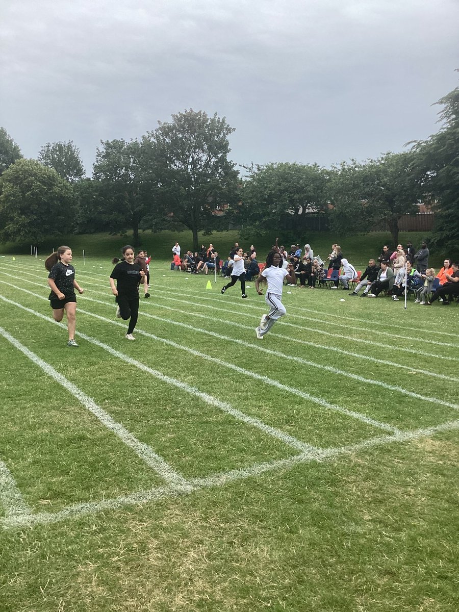 Our KS1 and KS2 children enjoyed super Sports Days at Manor Primary Academy! The children cheered each other on and demonstrated excellent sportsmanship throughout. Well done also to the parents who took part in their race; they were extremely close!
