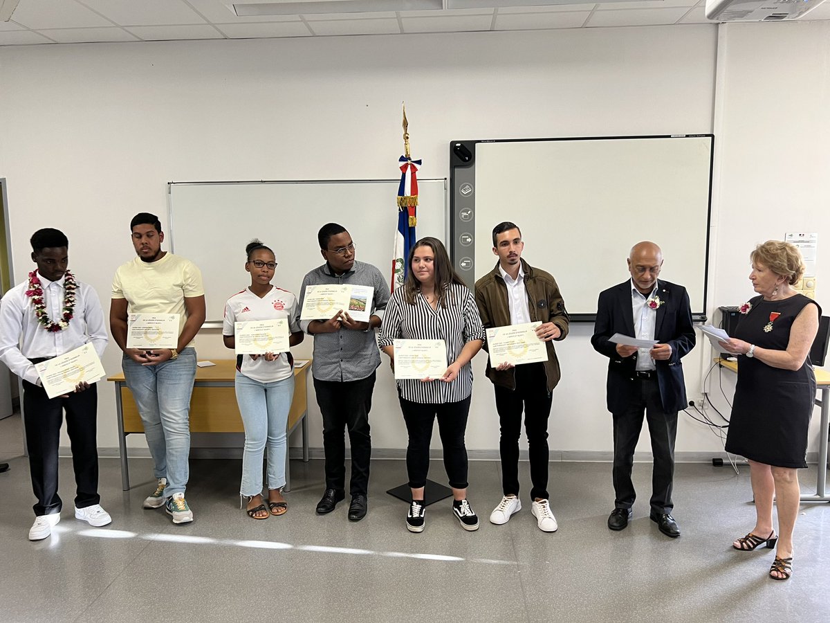 Académie de La Réunion tweet media