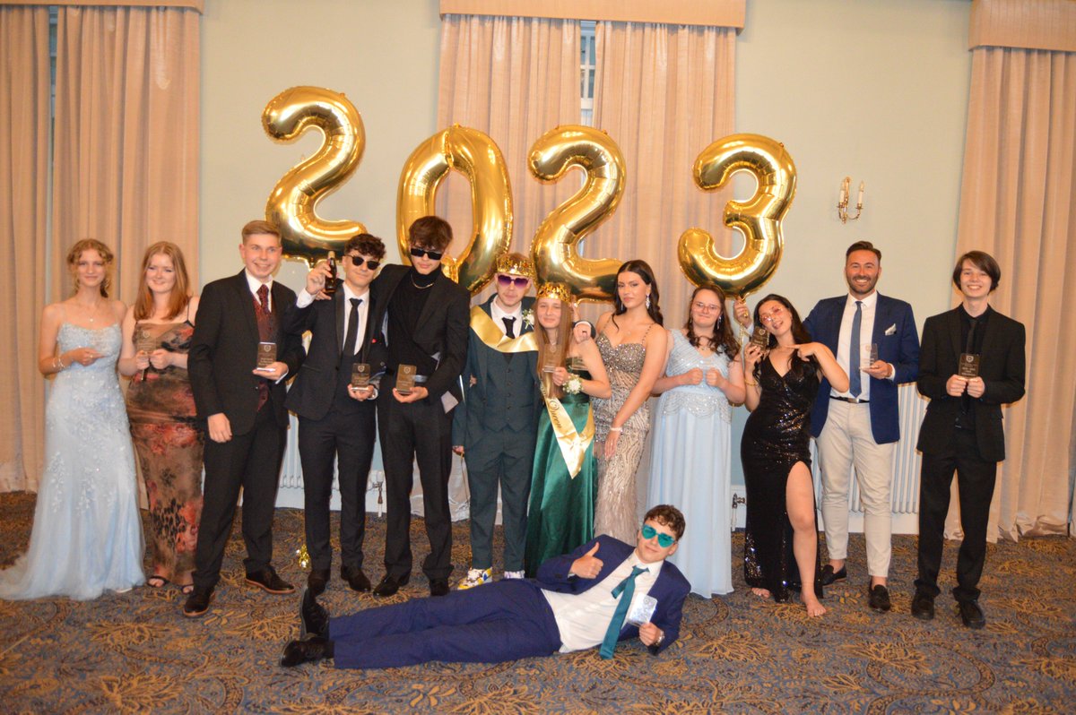 Last night was Prom...Year 11 students all dressed up and looking fabulous!