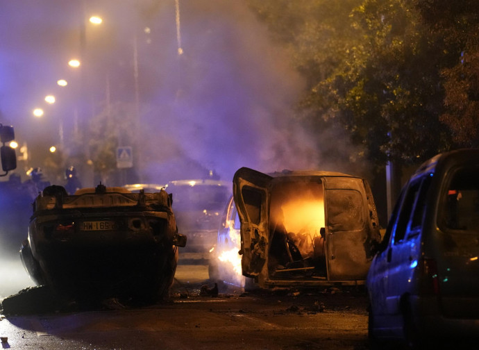 lanuovaBQ's tweet image. #17enne ucciso da un agente: la #Francia è tutta una #banlieue

»🗞buff.ly/46wne7c