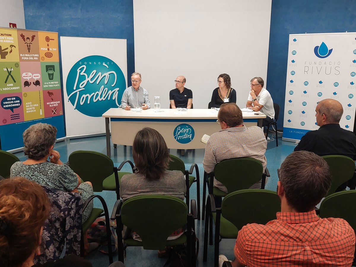 ✅Aquest matí hem celebrat la jornada tècnica "La comunicació ambiental a l'administració local", amb una primera part amb ponències dels periodistes <a href="/JoaquimElcacho/">Joaquim Elcacho Clemente</a>, de <a href="/LaVanguardia/">La Vanguardia</a>, i <a href="/ferranpolo/">Ferran Polo Vila</a>, de <a href="/el9nou_vor/">el9nou_vor</a>. Gràcies per aportar-nos la vostra visió i experiència!

🧵1/2