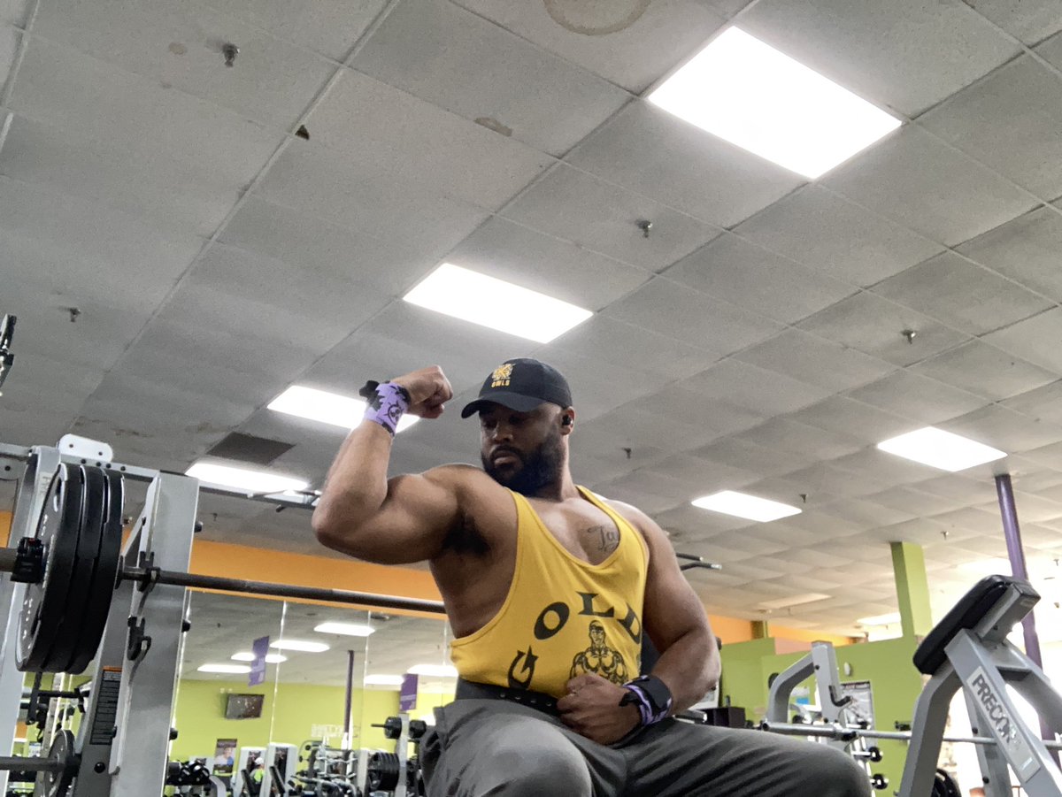 Heard it was Flex Friday so here’s my entry 💪🏾💪🏾💪🏾