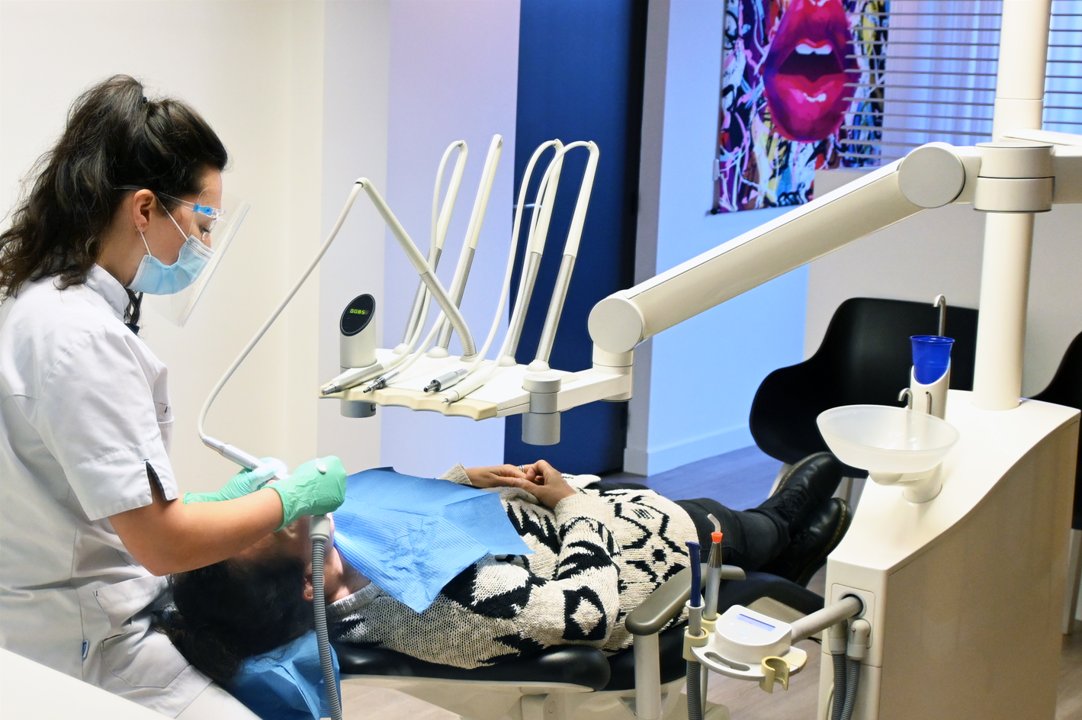 dentaid's tweet image. "Raising awareness and motivating people about their oral health depends on professionals"

We spoke with Julia Akkerman, a dental hygienist influencer, about oral health and the need to improve access to information and oral care.

Read it here 👉 dentaid.com/en/press-room/…