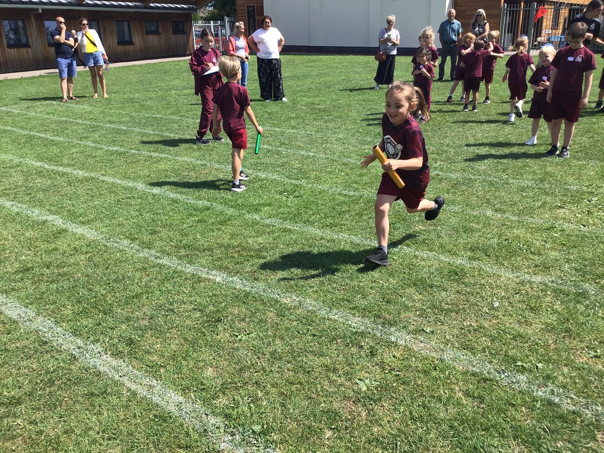 🏃🏽‍♀️🏃🏽‍♂️